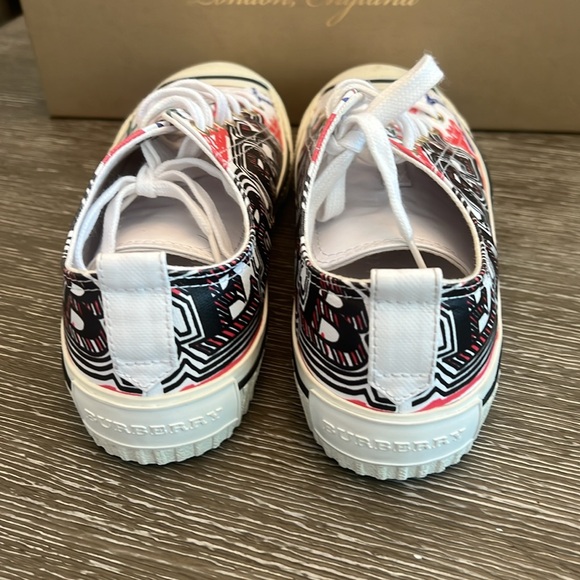 Burberry Graffiti Print Sneakers In Multi | ModeSens - Picture 5 of 9